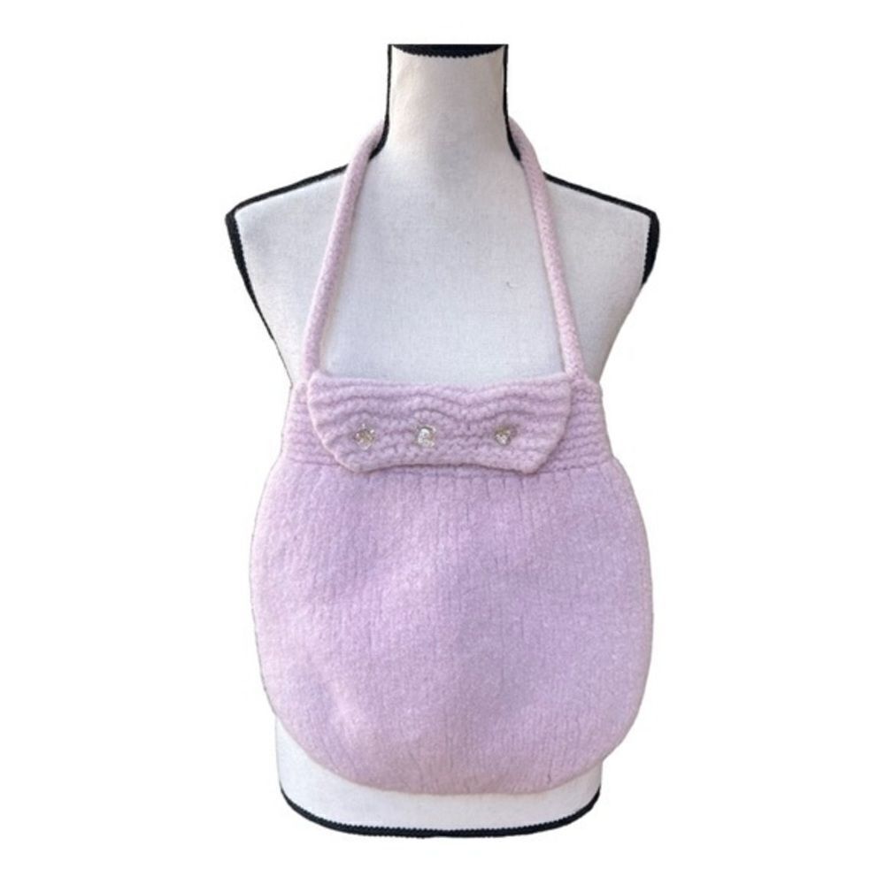 Hand knit wool lilac color shoulder purse 3 Button Closure NWOT.